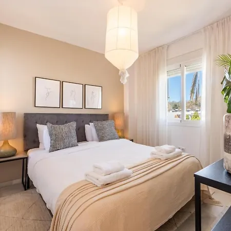 Naranjos Modern 3 Bedroom Penthouse شقة *