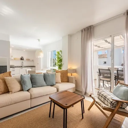 Naranjos Modern 3 Bedroom Penthouse شقة *